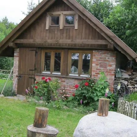 In Szopa Mit Garten Und Terrasse *