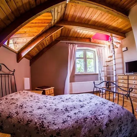 בית נופש In Szopa Mit Garten Und Terrasse