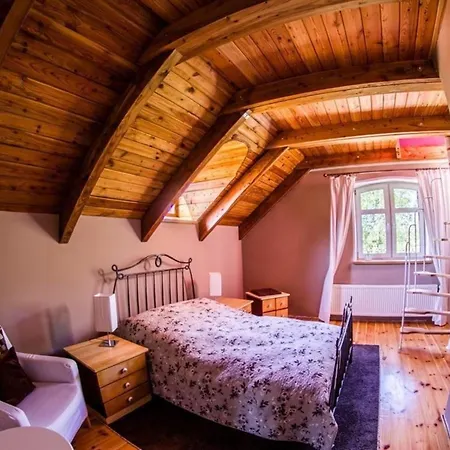 In Szopa Mit Garten Und Terrasse Miechucino